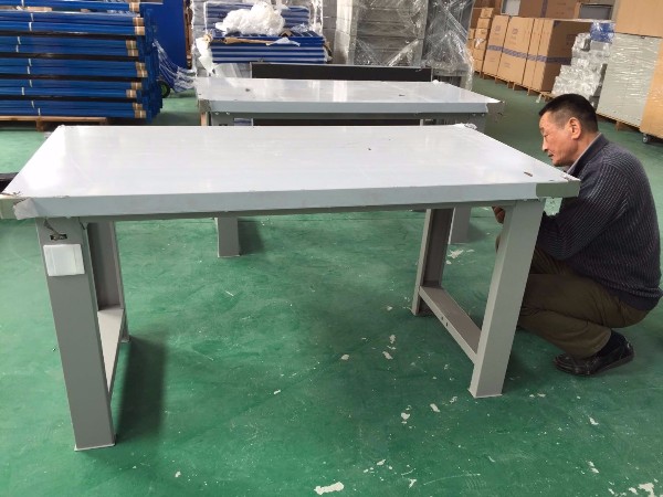 車間選擇什么材質的鉗工桌【天金岡】