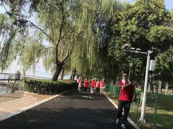 堅定信念，一路向前