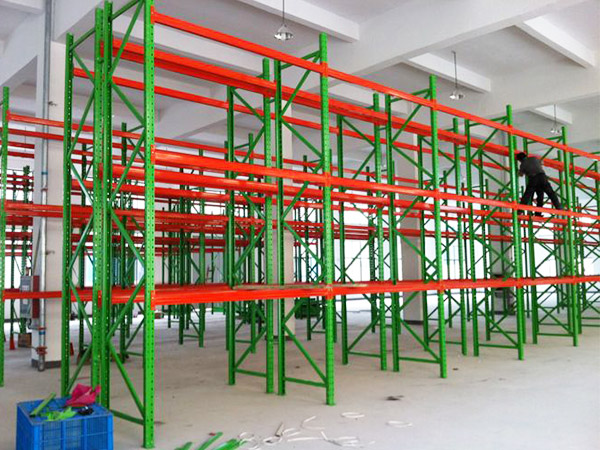 在安裝貨架時有哪些要注意的事項以及有什么功能？