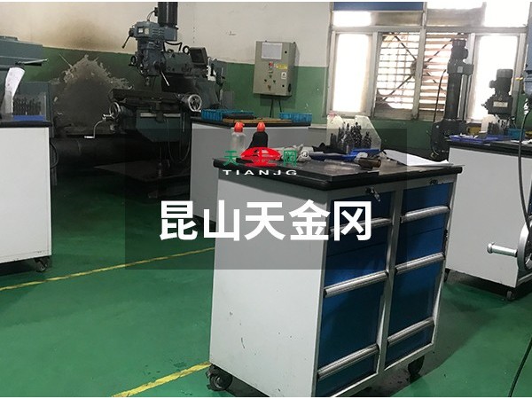 工具柜廠家哪家好，大家都選綠色環(huán)保-天金岡！