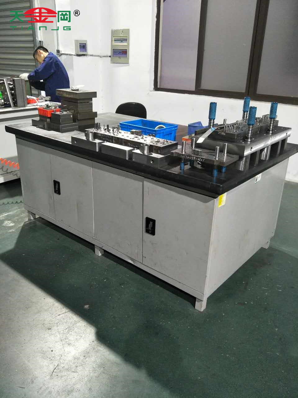 鉗工工作臺防靜電【天金岡】